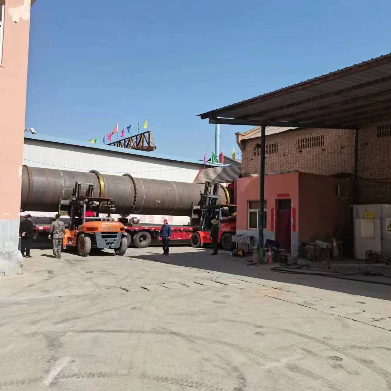 内蒙古大型硅泥烘干机设备装车发货